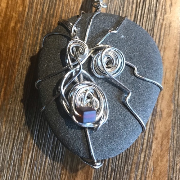 Handcrafted wire wrapped stone keychain - Picture 3 of 7